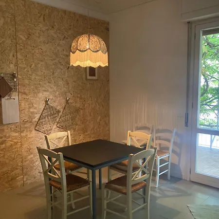 アパート La Casa Del Glicine *